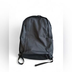 Moment MTW Travelwear Traveler Backpack 21L Minimalist Laptop Camera Travel Bag
